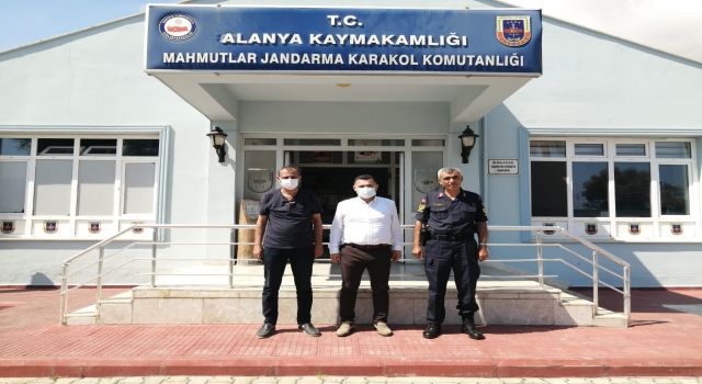 Başkan Yücel ve Balta Mahmutlar jandarmasını ziyaret etti