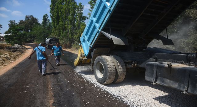 Alanya belediyesinden Batı’da iki koldan asfalt çalışması