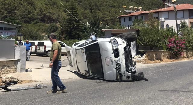 Dimçayı yolunda kaza sürücü yaralandı