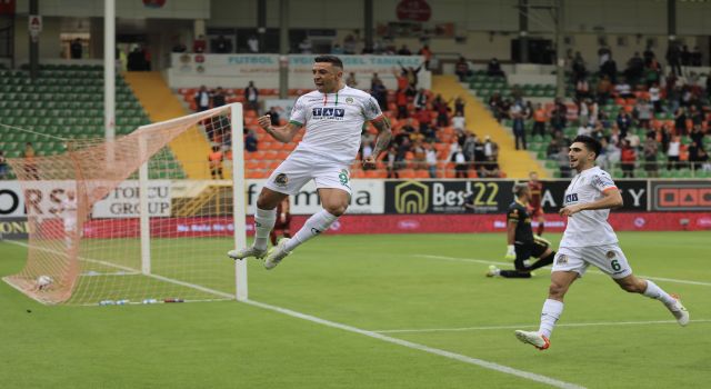 Alanyaspor evinde berabere kaldı