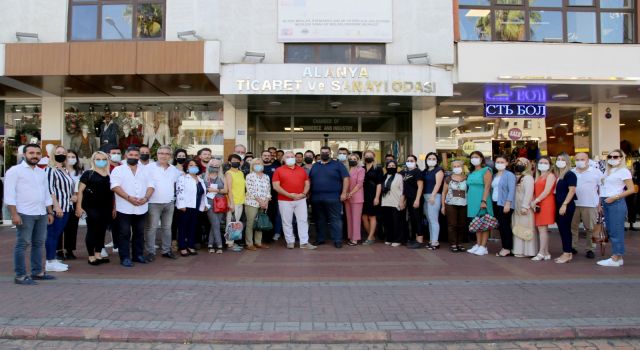 Başkan Şahin Alanya’da can dostlarımızı sevindirdi