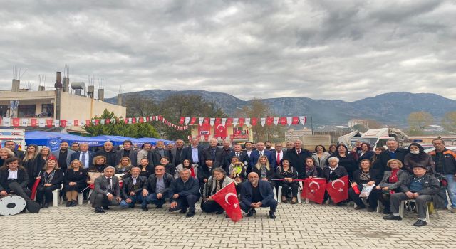 Mahmutlar CHP, yeni temsilcilik ofisine taşındı