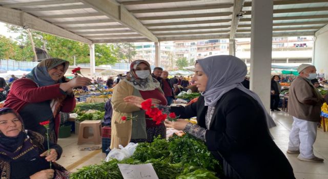 AK KADINLAR ÇALIŞAN KADINLARI YALNIZ BIRAKMADI