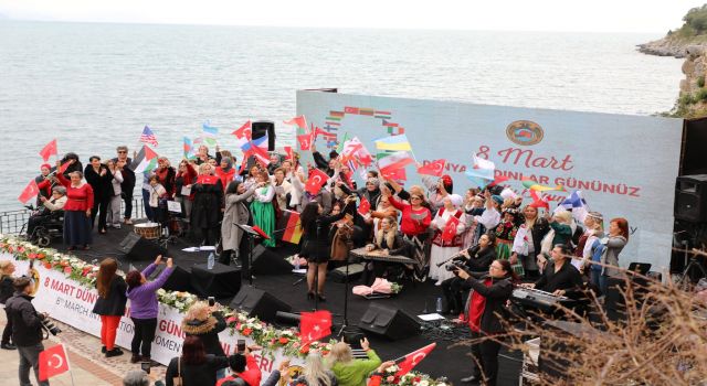 ALANYA BELEDİYESİ 8 MART’TA 80 ÜLKEDEN KADINLARI BİR ARAYA GETİRDİ