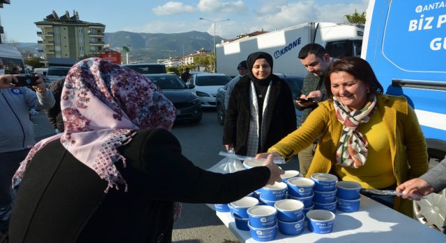 BÜYÜKŞEHİR’DEN BERAT KANDİLİ’NDE LOKMA VE HELVA İKRAMI