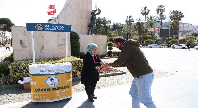 ÇÖZÜM MASASI’NDAN VATANDAŞLARA LOKUM İKRAMI