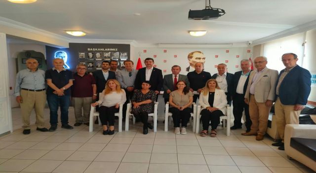 CHP’Lİ VEKİL CAVİT ARI ALANYA’DA ZİYARETLERDE BULUNDU