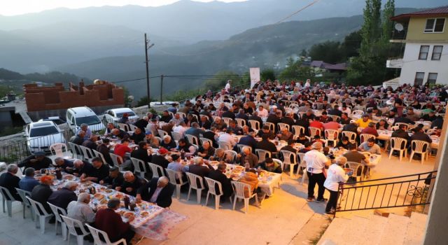 GÖNÜL SOFRASI GÜMÜŞKAVAK MAHALLESİNDE KURULDU