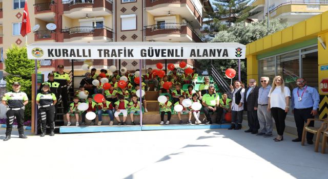 ALANYA BELEDİYESİ’NDEN TRAFİK HAFTASI’NDA ÖĞRENCİLERE TRAFİK EĞİTİMİ