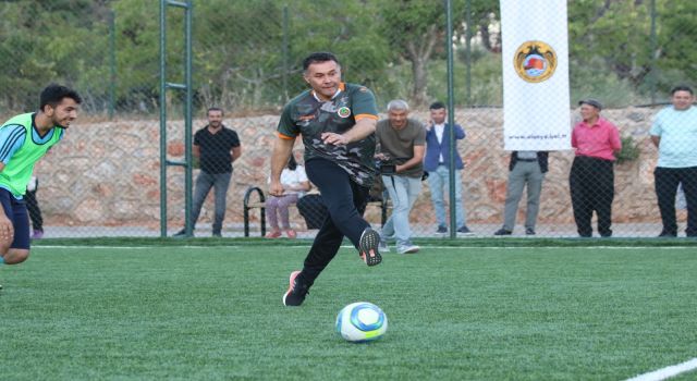 SPOR TESİSİ AÇILIŞINDA BAŞKAN YÜCEL’DEN FUTBOL DERSİ