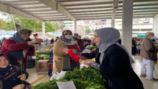 AK KADINLAR ÇALIŞAN KADINLARI YALNIZ BIRAKMADI