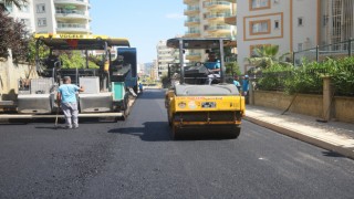 ALANYA BELEDİYESİ SICAK ASFALT ÇALIŞMASINA MAHMUTLAR’DA DEVAM EDİYOR