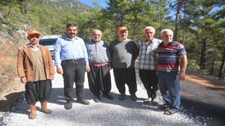 UĞURLU MAHALLESİ’NDE 36 YIL SONRA GELEN YOL SEVİNCİ